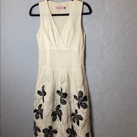 2/$20 Sweet Chemise white black embroidered dress - Picture 1 of 4